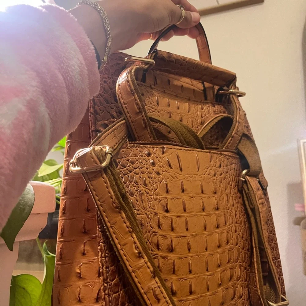 Backpack - Picture 7 of 8